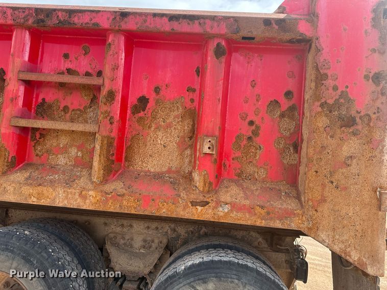 image for item DT7172 2010 International 7600 dump truck