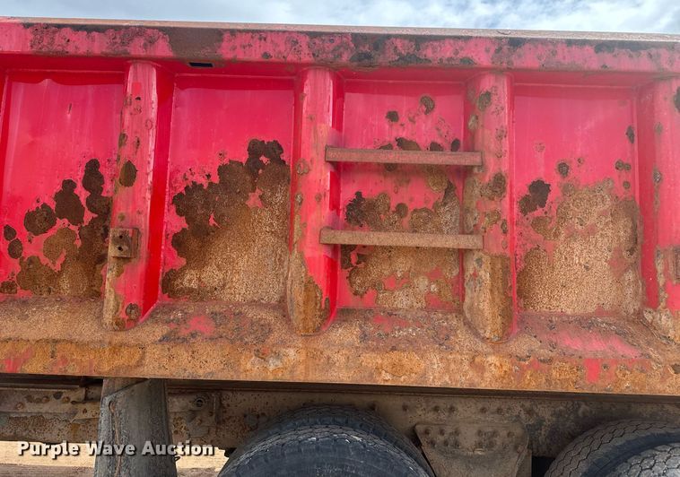 image for item DT7172 2010 International 7600 dump truck