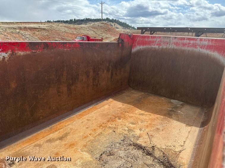 image for item DT7172 2010 International 7600 dump truck