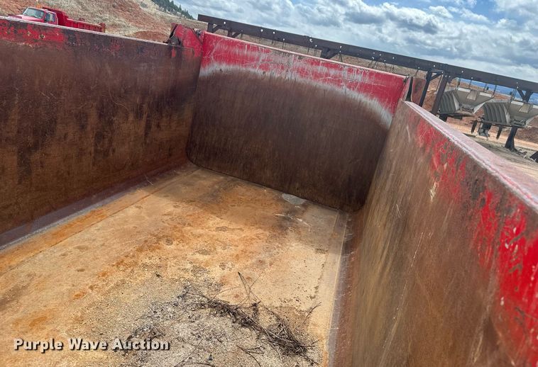 image for item DT7172 2010 International 7600 dump truck