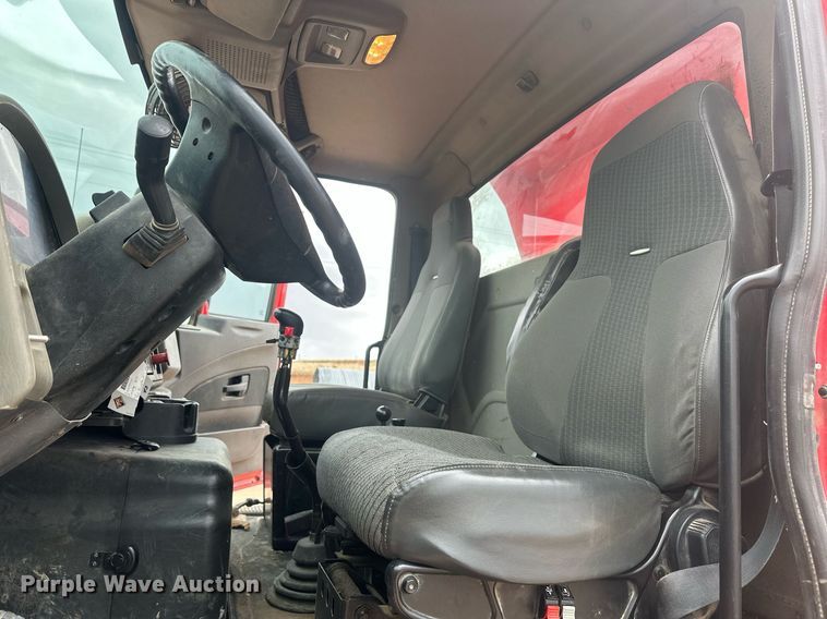 image for item DT7172 2010 International 7600 dump truck