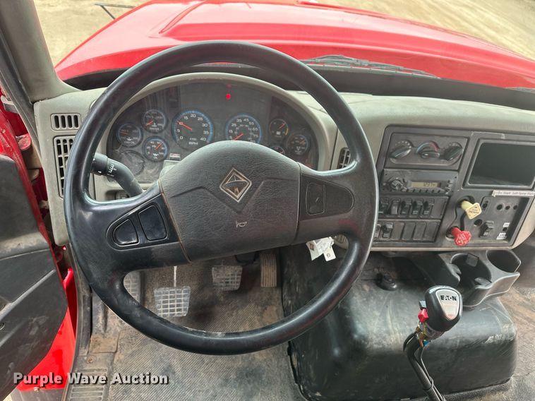 image for item DT7172 2010 International 7600 dump truck