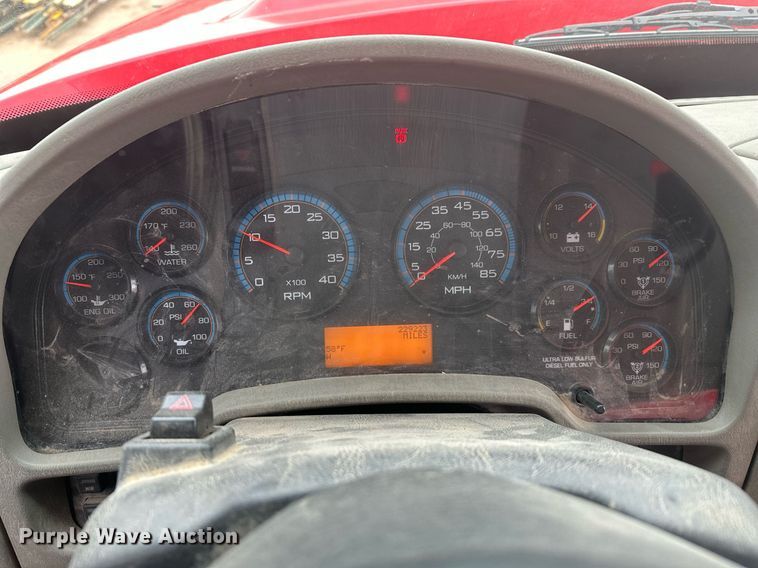 image for item DT7172 2010 International 7600 dump truck