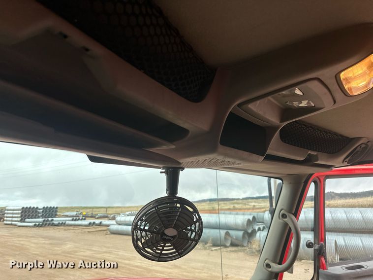 image for item DT7172 2010 International 7600 dump truck