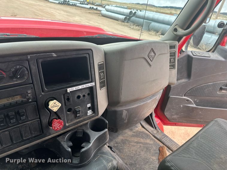 image for item DT7172 2010 International 7600 dump truck