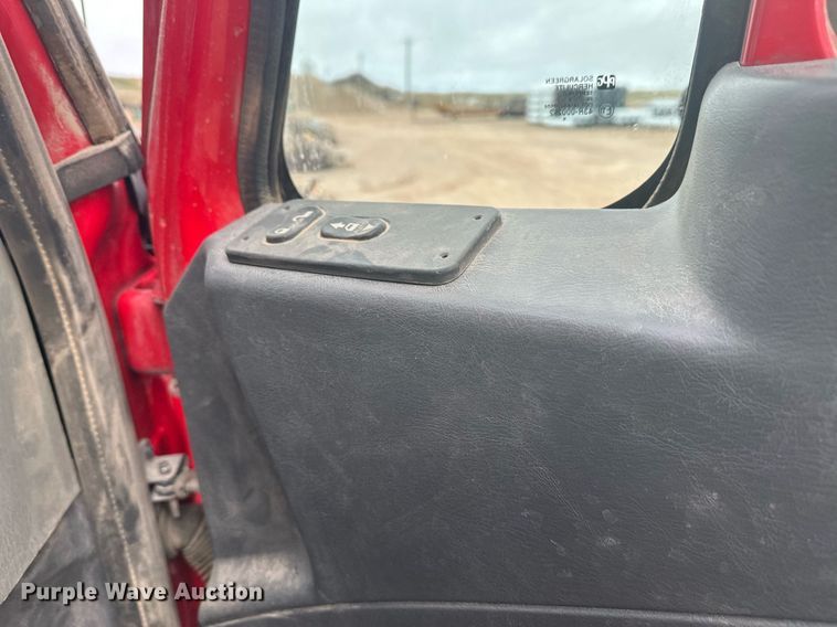 image for item DT7172 2010 International 7600 dump truck