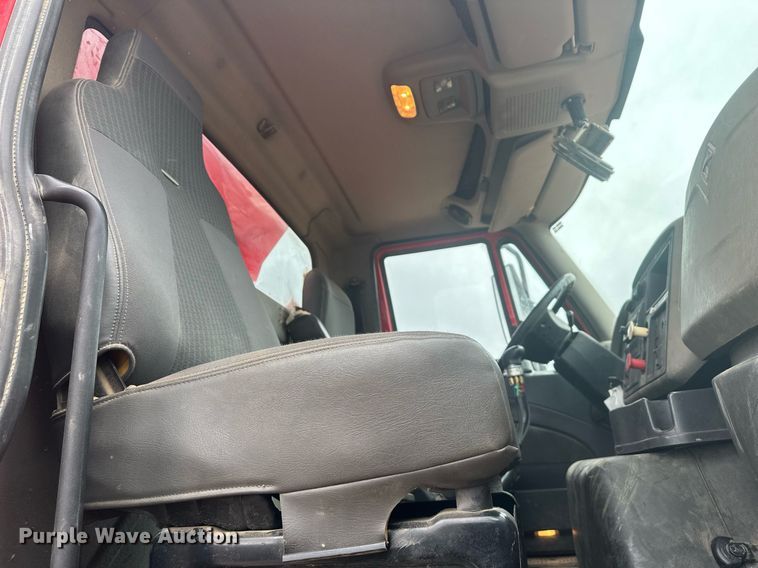 image for item DT7172 2010 International 7600 dump truck