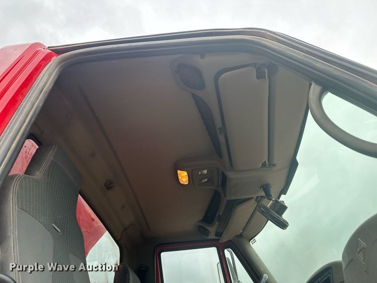 image for item DT7172 2010 International 7600 dump truck