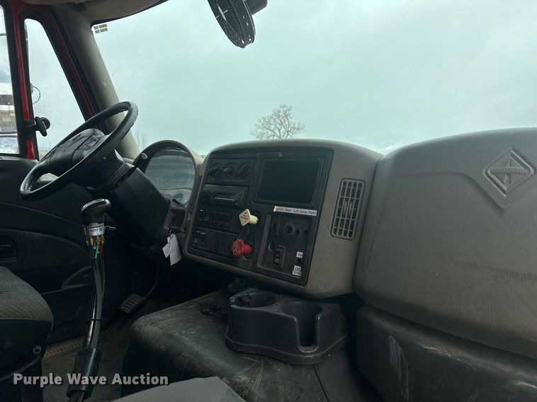 image for item DT7172 2010 International 7600 dump truck