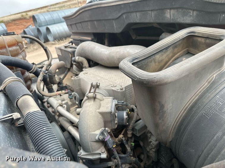 image for item DT7172 2010 International 7600 dump truck