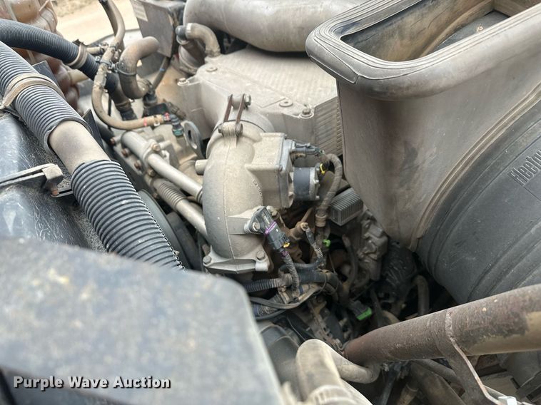 image for item DT7172 2010 International 7600 dump truck