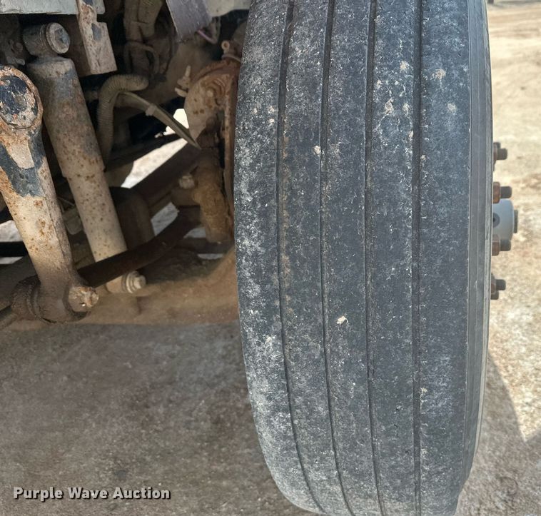 image for item DT7172 2010 International 7600 dump truck