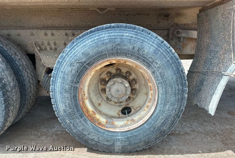 image for item DT7172 2010 International 7600 dump truck