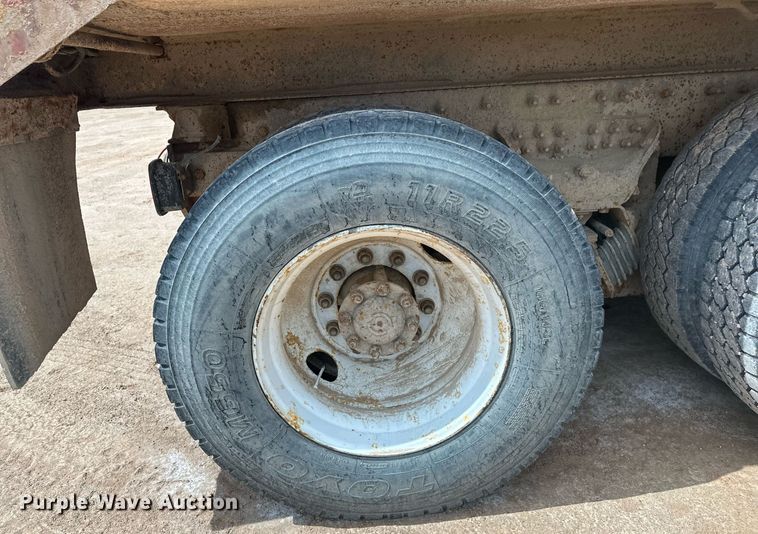 image for item DT7172 2010 International 7600 dump truck