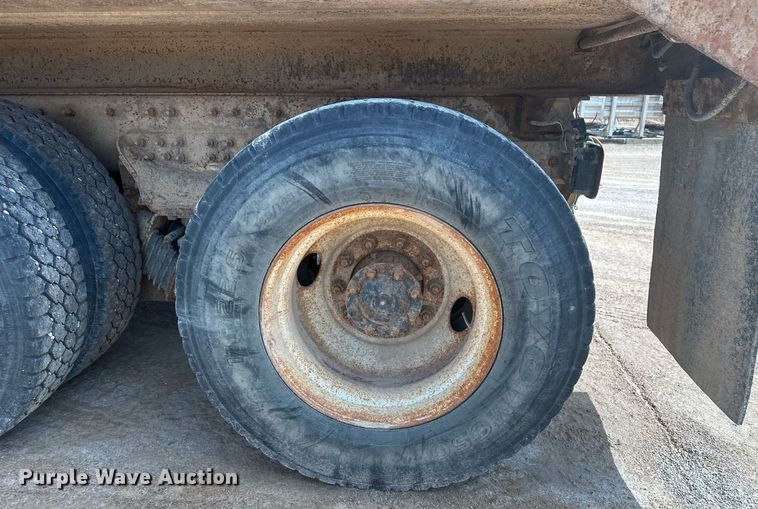 image for item DT7172 2010 International 7600 dump truck