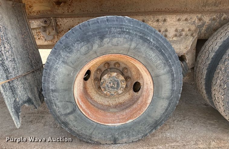 image for item DT7172 2010 International 7600 dump truck