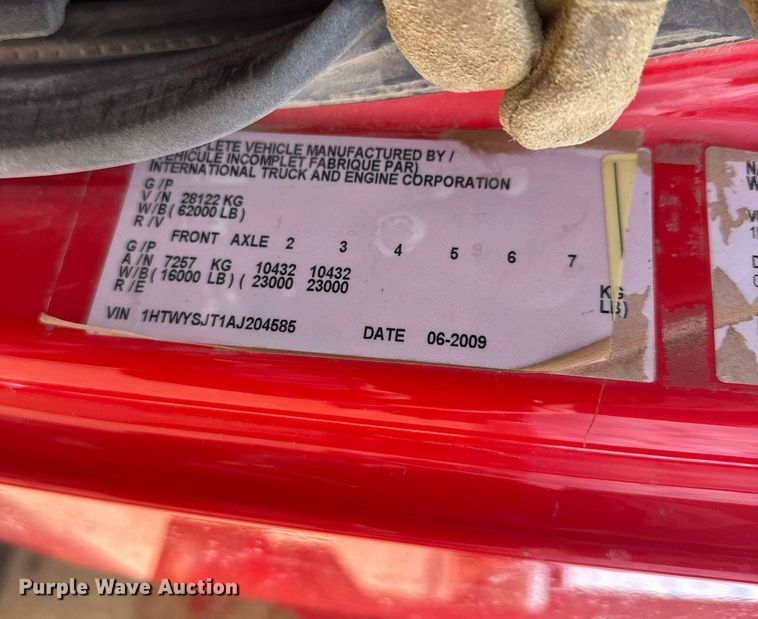 image for item DT7172 2010 International 7600 dump truck