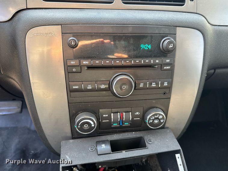 image for item DU9733 2010 Chevrolet Tahoe LS SUV