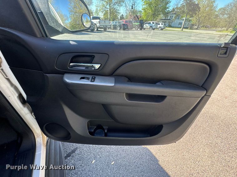 image for item DU9733 2010 Chevrolet Tahoe LS SUV