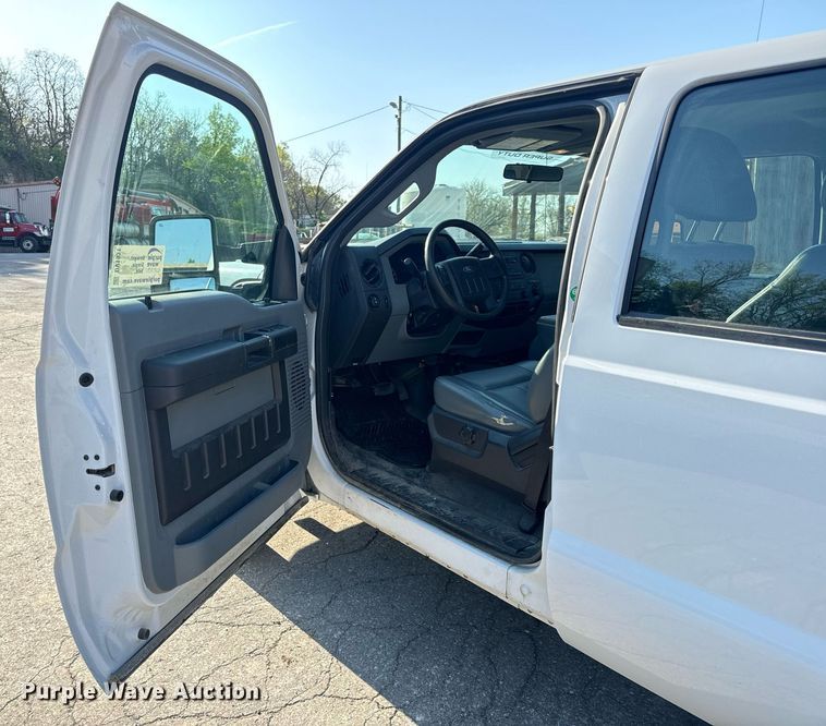 image for item DV1931 2011 Ford F250 Super Duty XL Crew Cab pickup truck