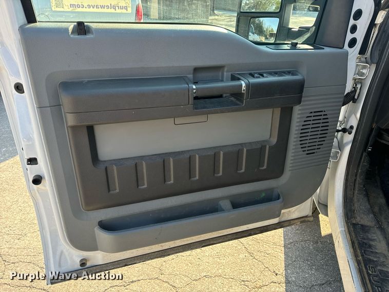 image for item DV1931 2011 Ford F250 Super Duty XL Crew Cab pickup truck