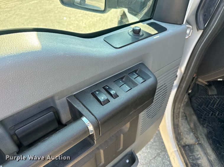 image for item DV1931 2011 Ford F250 Super Duty XL Crew Cab pickup truck