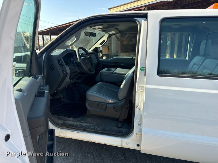 image for item DV1931 2011 Ford F250 Super Duty XL Crew Cab pickup truck