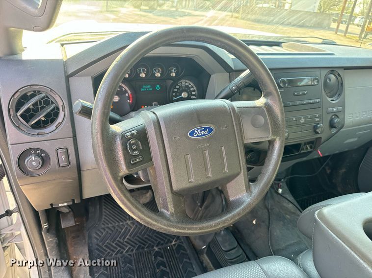 image for item DV1931 2011 Ford F250 Super Duty XL Crew Cab pickup truck