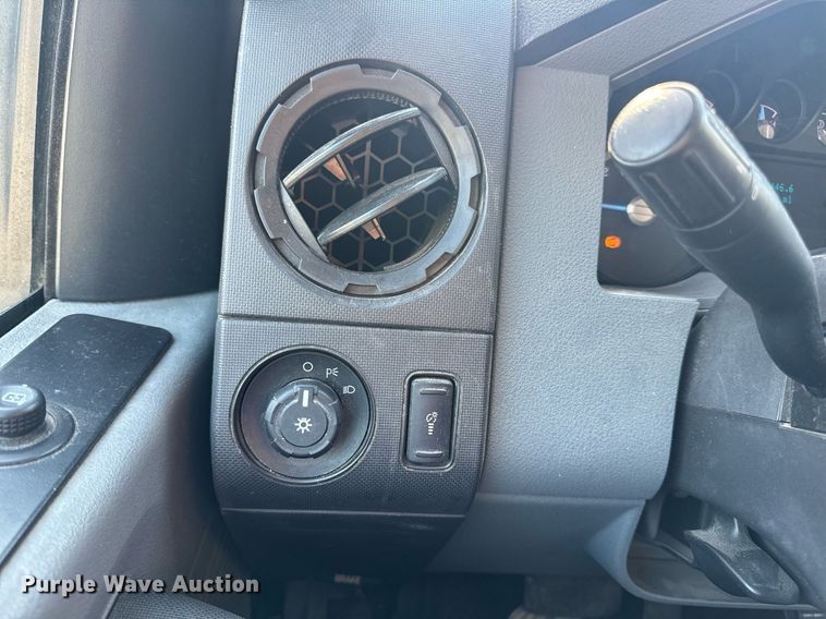 image for item DV1931 2011 Ford F250 Super Duty XL Crew Cab pickup truck