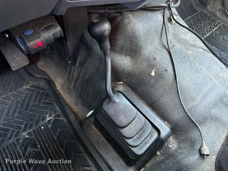 image for item DV1931 2011 Ford F250 Super Duty XL Crew Cab pickup truck