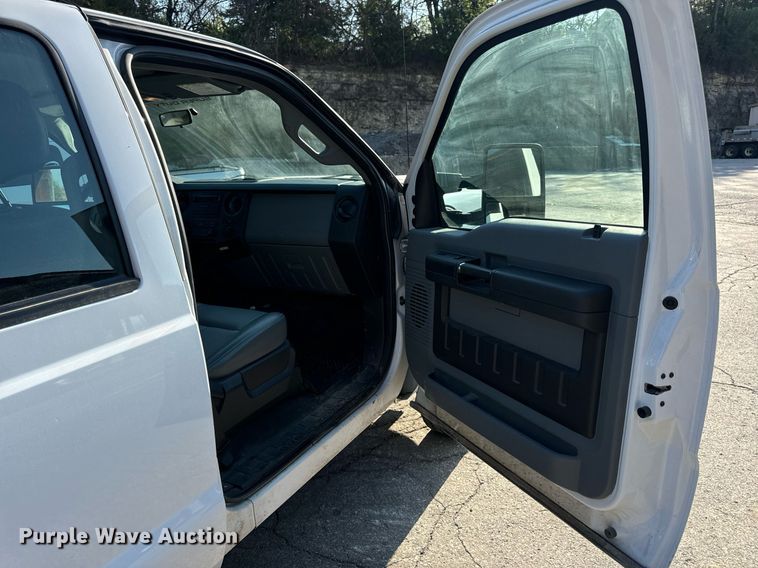 image for item DV1931 2011 Ford F250 Super Duty XL Crew Cab pickup truck