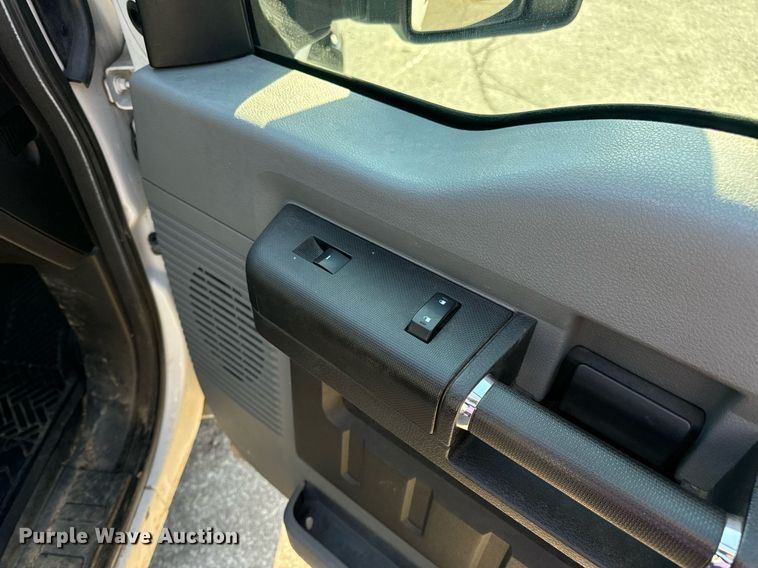 image for item DV1931 2011 Ford F250 Super Duty XL Crew Cab pickup truck