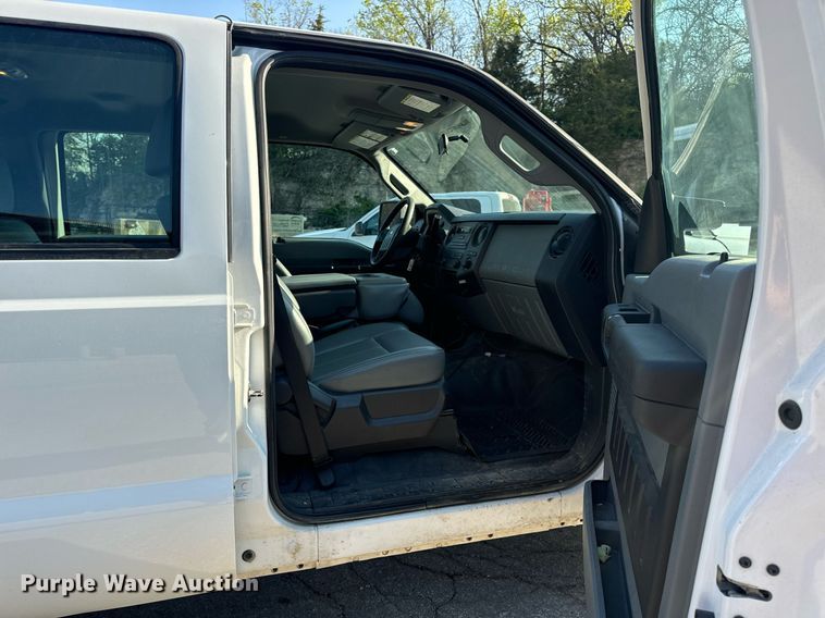 image for item DV1931 2011 Ford F250 Super Duty XL Crew Cab pickup truck