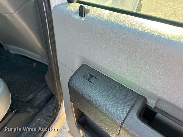 image for item DV1931 2011 Ford F250 Super Duty XL Crew Cab pickup truck