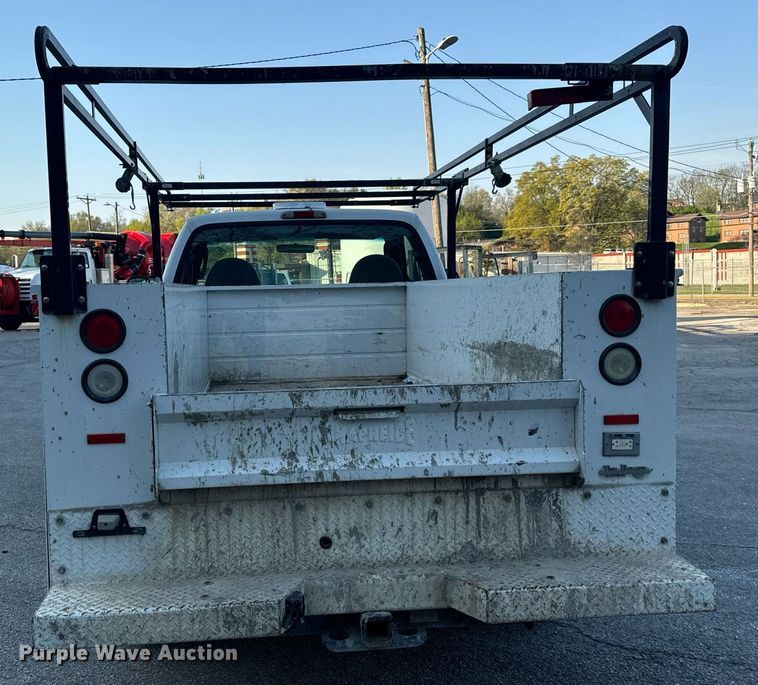 image for item DV1932 2005 Ford F250 Super Duty XL utility bed pickup truck