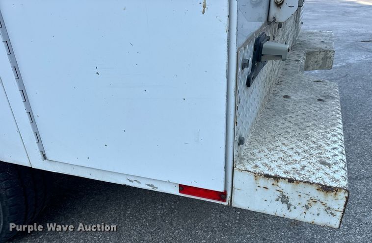 image for item DV1932 2005 Ford F250 Super Duty XL utility bed pickup truck