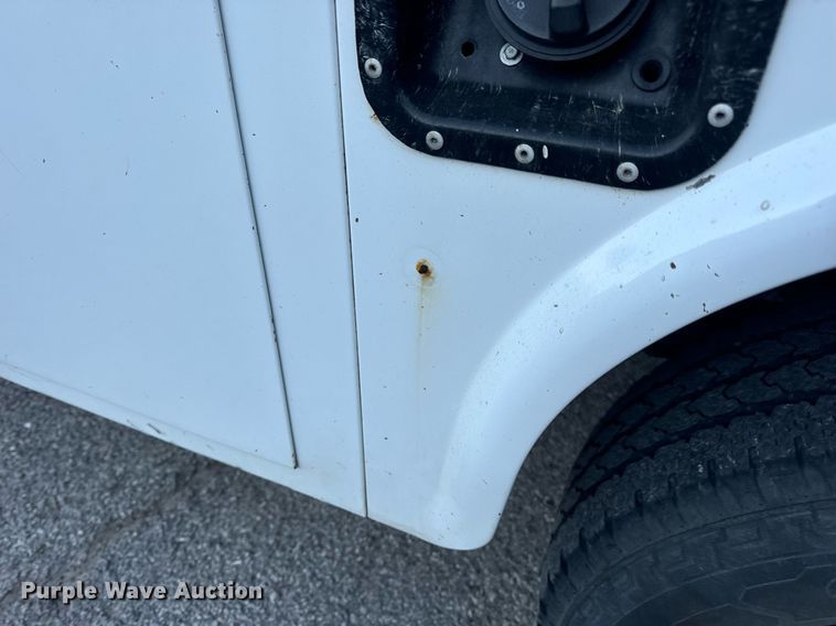 image for item DV1932 2005 Ford F250 Super Duty XL utility bed pickup truck