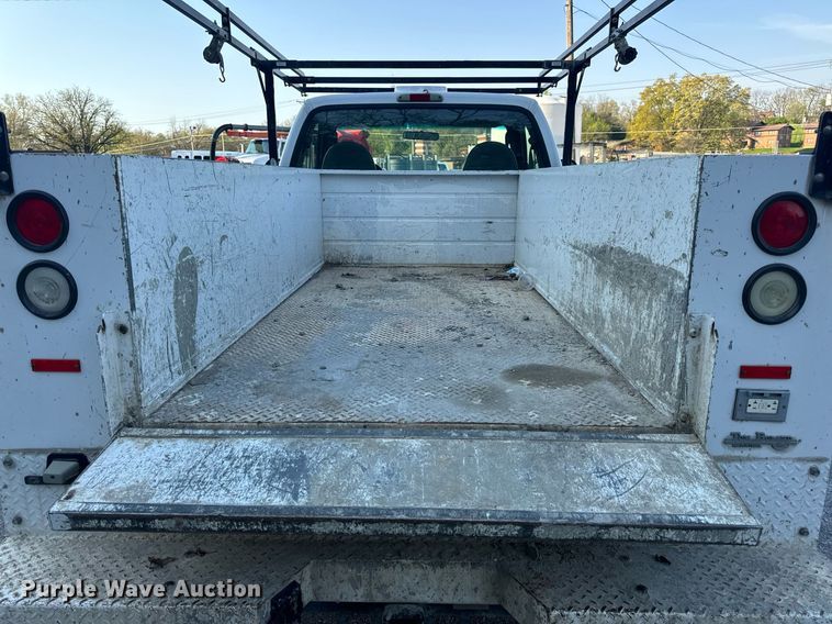 image for item DV1932 2005 Ford F250 Super Duty XL utility bed pickup truck