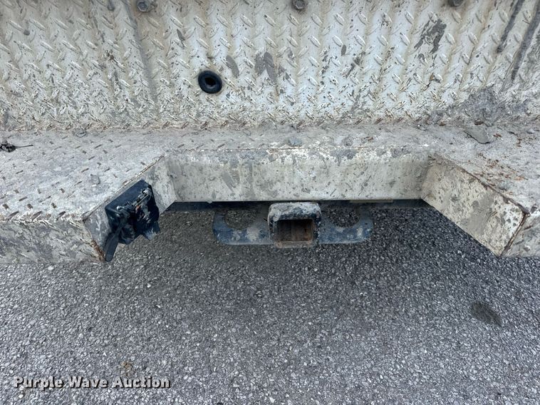 image for item DV1932 2005 Ford F250 Super Duty XL utility bed pickup truck