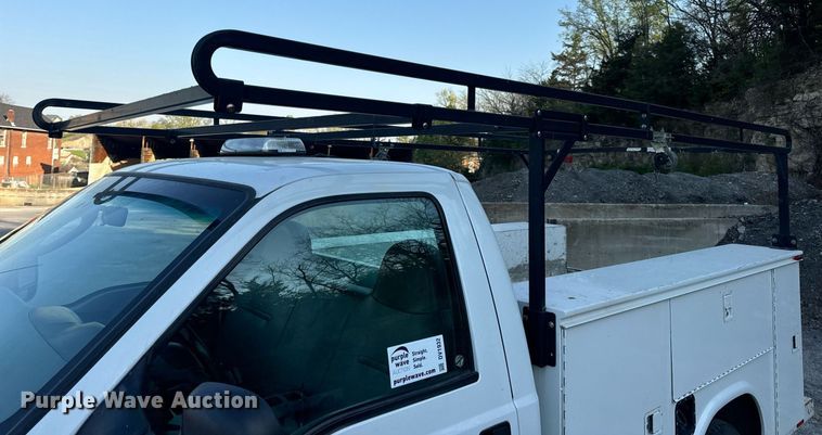 image for item DV1932 2005 Ford F250 Super Duty XL utility bed pickup truck