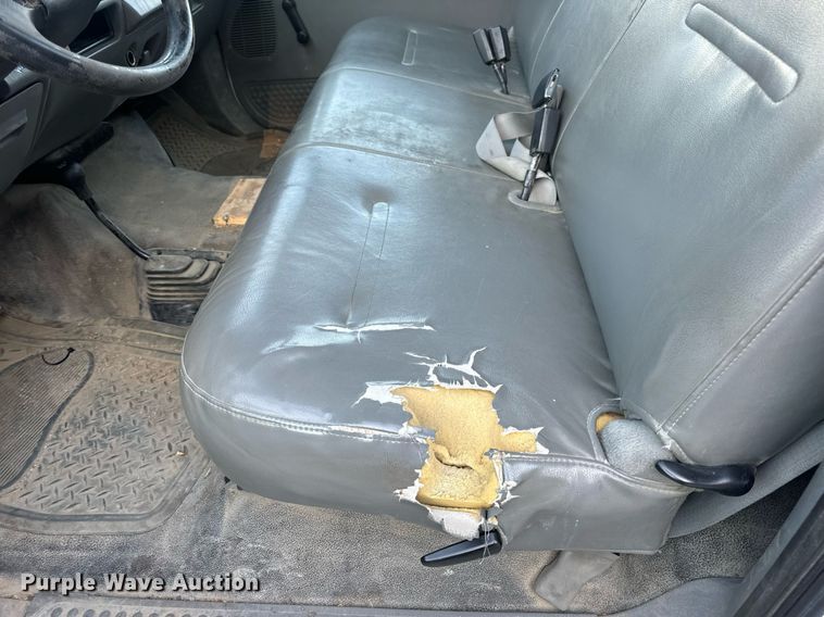 image for item DV1932 2005 Ford F250 Super Duty XL utility bed pickup truck