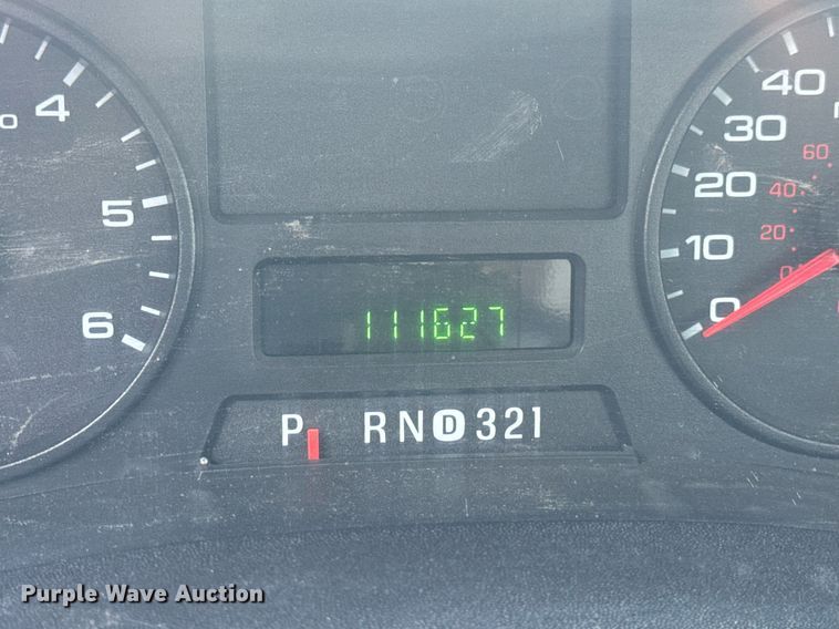 image for item DV1932 2005 Ford F250 Super Duty XL utility bed pickup truck