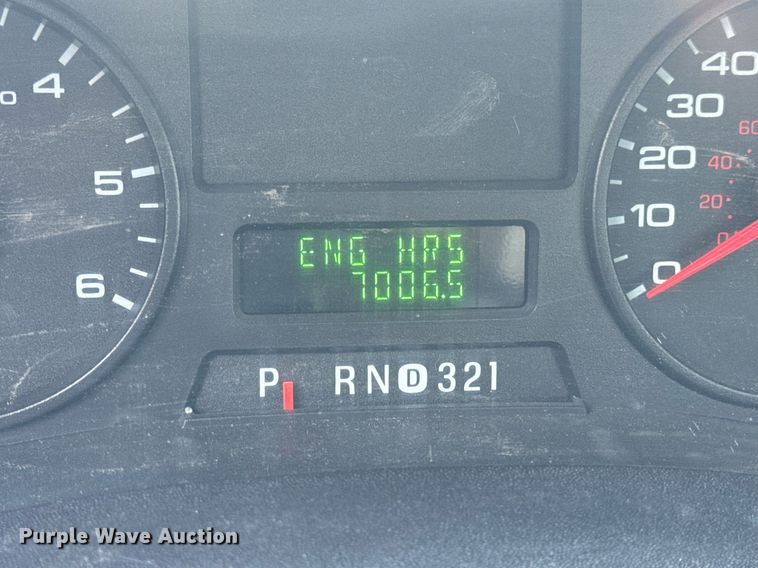 image for item DV1932 2005 Ford F250 Super Duty XL utility bed pickup truck