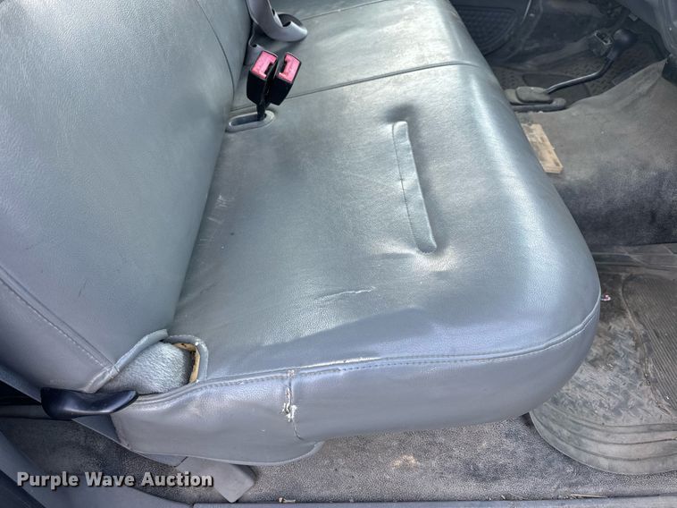 image for item DV1932 2005 Ford F250 Super Duty XL utility bed pickup truck