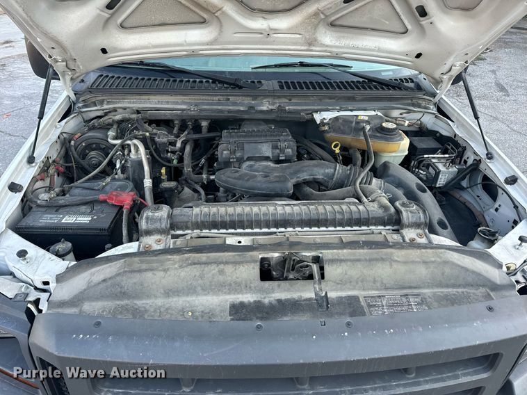 image for item DV1932 2005 Ford F250 Super Duty XL utility bed pickup truck