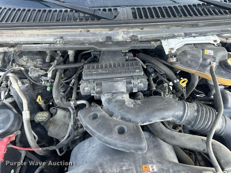 image for item DV1932 2005 Ford F250 Super Duty XL utility bed pickup truck