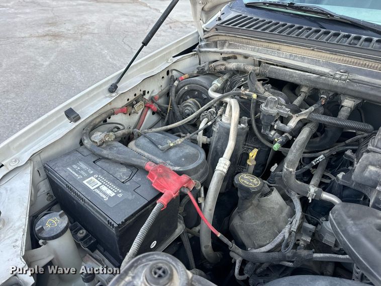 image for item DV1932 2005 Ford F250 Super Duty XL utility bed pickup truck