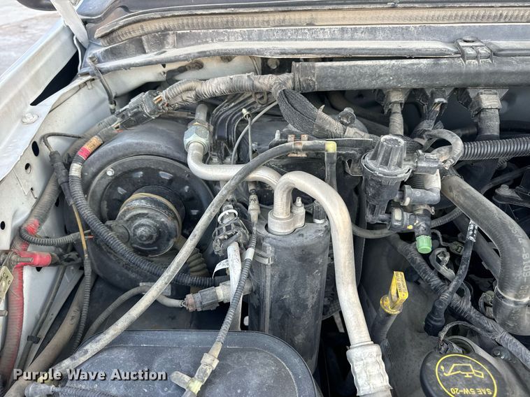 image for item DV1932 2005 Ford F250 Super Duty XL utility bed pickup truck