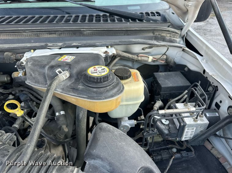 image for item DV1932 2005 Ford F250 Super Duty XL utility bed pickup truck