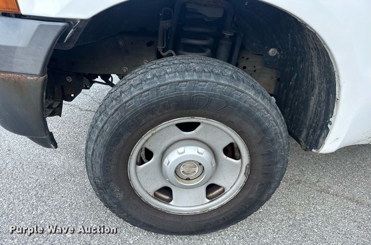 image for item DV1932 2005 Ford F250 Super Duty XL utility bed pickup truck